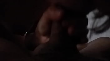 Namorada chupando gostoso