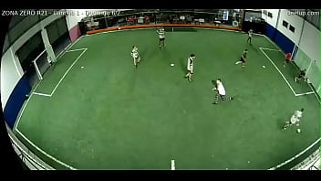 Pelado garcha a pija pelada a un boludo contorsionista