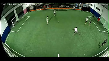 Pelado garcha a pija pelada a un boludo contorsionista