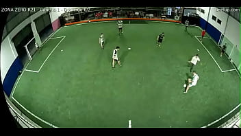 Pelado garcha a pija pelada a un boludo contorsionista