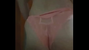 Usei um plug anal e me acabei de rebolar