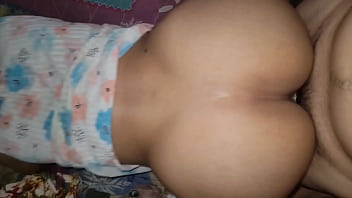 Cogeme pronto porque mi hijo va a llegar del colegio madre soltera dando el culo por ayuda economica cogiendo a una mamá soltera