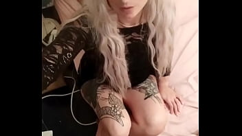 פותחת את המנוש