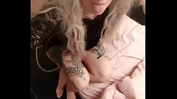 פותחת את המנוש