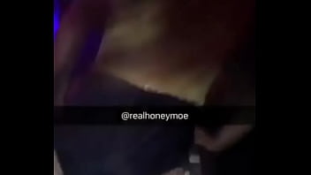Honeymoe twerking in club one