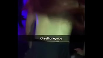 Honeymoe twerking in club one