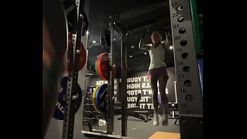 ️️ do you like to go to the gym let me know your favorite workout routines or what motivates you to h