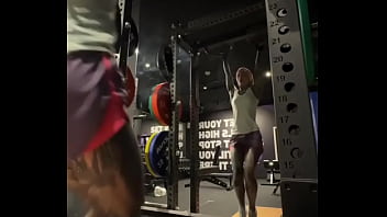 ️️ do you like to go to the gym let me know your favorite workout routines or what motivates you to h