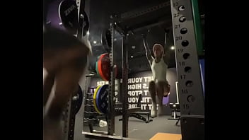 ️️ do you like to go to the gym let me know your favorite workout routines or what motivates you to h