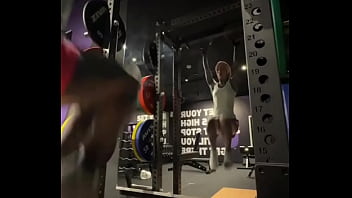 ️️ do you like to go to the gym let me know your favorite workout routines or what motivates you to h