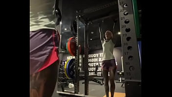 ️️ do you like to go to the gym let me know your favorite workout routines or what motivates you to h