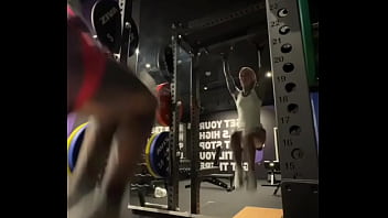 ️️ do you like to go to the gym let me know your favorite workout routines or what motivates you to h