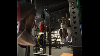 ️️ do you like to go to the gym let me know your favorite workout routines or what motivates you to h