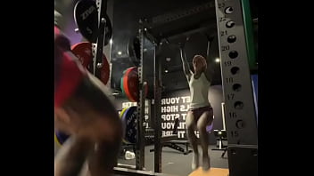 ️️ do you like to go to the gym let me know your favorite workout routines or what motivates you to h