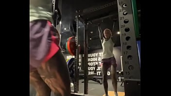 ️️ do you like to go to the gym let me know your favorite workout routines or what motivates you to h