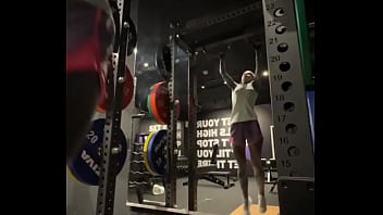 ️️ do you like to go to the gym let me know your favorite workout routines or what motivates you to h