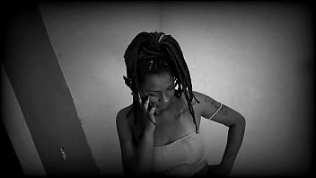 A curvy sexy naughty brunette from the gym invites a muscular guy to give her a lap dance