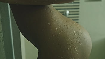 Sanktor sexy maid masturbates in the bathroom