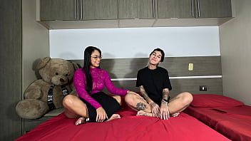 Estreia do programa na cama com maya entrevistando nikatsu