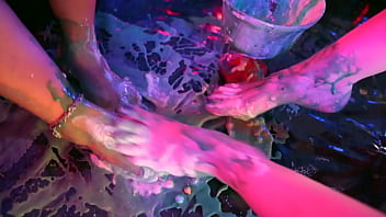 Messy feet in cotton candy & cream