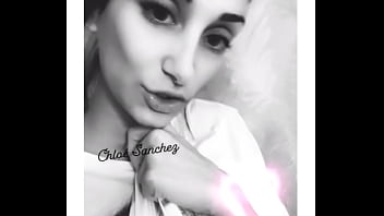 Tu veux te branler avec moi mp moi je suis dispo pour des shows privés