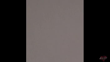 Corno sabe que sua esposa trai ele com uma rola preta grande e grossa quando ela chega em casa arrombada o corno limpa toda a porra dela