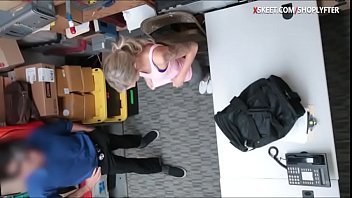 Tight thief convinced to fuck lp officer