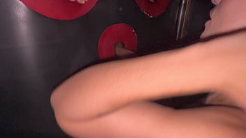 Fui na casa de swing dei na cabine pra 3 caras e ainda mamei o uber na hora que sai de lá