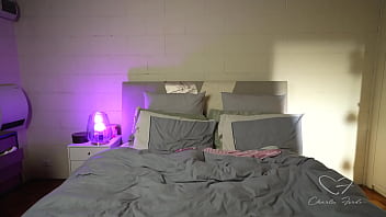 Sexting time blonde charlie forde gets off before going to bed