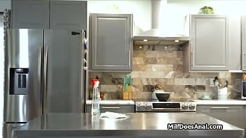 Rimming house wife's booty