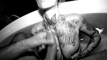 Milf vicky 38 ao badezimmer fick mit andy star