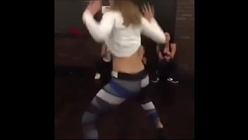Shaking ass twerk sexy