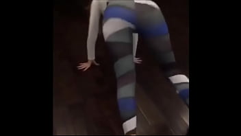 Shaking ass twerk sexy