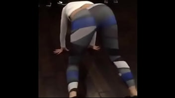 Shaking ass twerk sexy