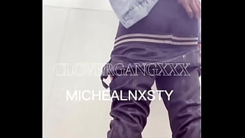 Sometimes i get side track all i was supposed to be doing was using the bathroom but yall no me full video includes ass