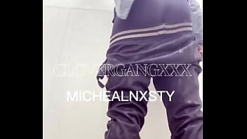 Sometimes i get side track all i was supposed to be doing was using the bathroom but yall no me full video includes ass