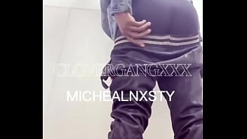 Sometimes i get side track all i was supposed to be doing was using the bathroom but yall no me full video includes ass