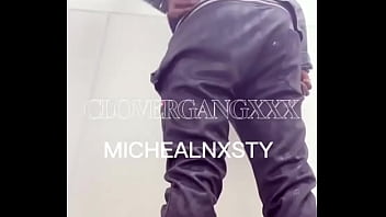 Sometimes i get side track all i was supposed to be doing was using the bathroom but yall no me full video includes ass