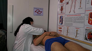 Enfermeira fica excitada ao ver ereção do paciente