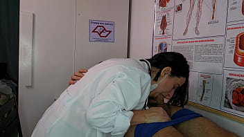 Enfermeira fica excitada ao ver ereção do paciente