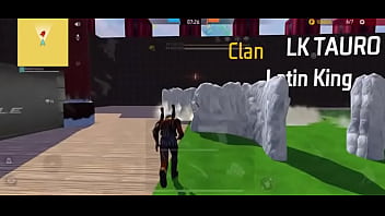 Joven de color obscuro es destrozado mientras estudia