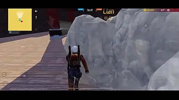 Joven de color obscuro es destrozado mientras estudia