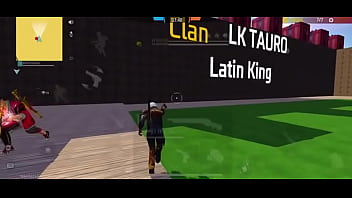 Joven de color obscuro es destrozado mientras estudia