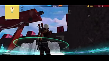 Joven de color obscuro es destrozado mientras estudia