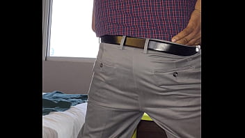 Profesor Jalandosela En Hotel thumbnail