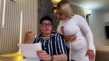 Rubia de culo redondo suplica a su tutor de lengua que le rompa su estrecho coño húmedo te dejaré follarme si me pasas clases