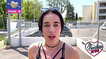 Je fais ma première vidéo et ça m'excite