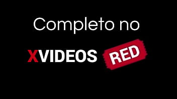 Ruiva cacheada sentou forte no magrelo