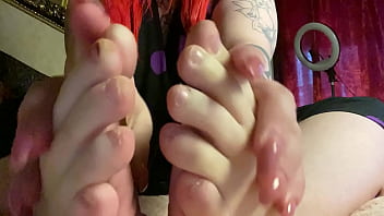 Foot fetish feet soles toes playing with toes