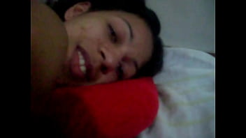 Jade horny asks her friend to put it in her pussy